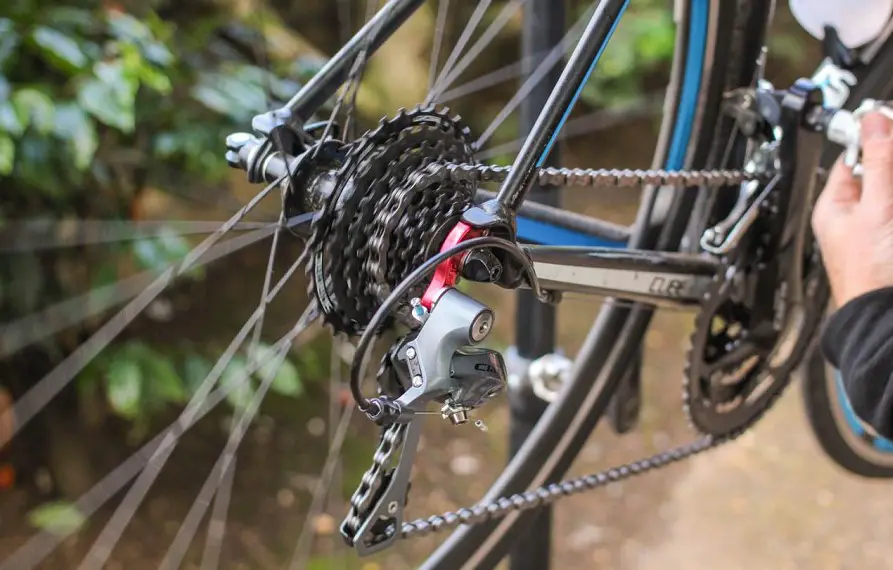 A short guideline on how to install a rear derailleur yourself